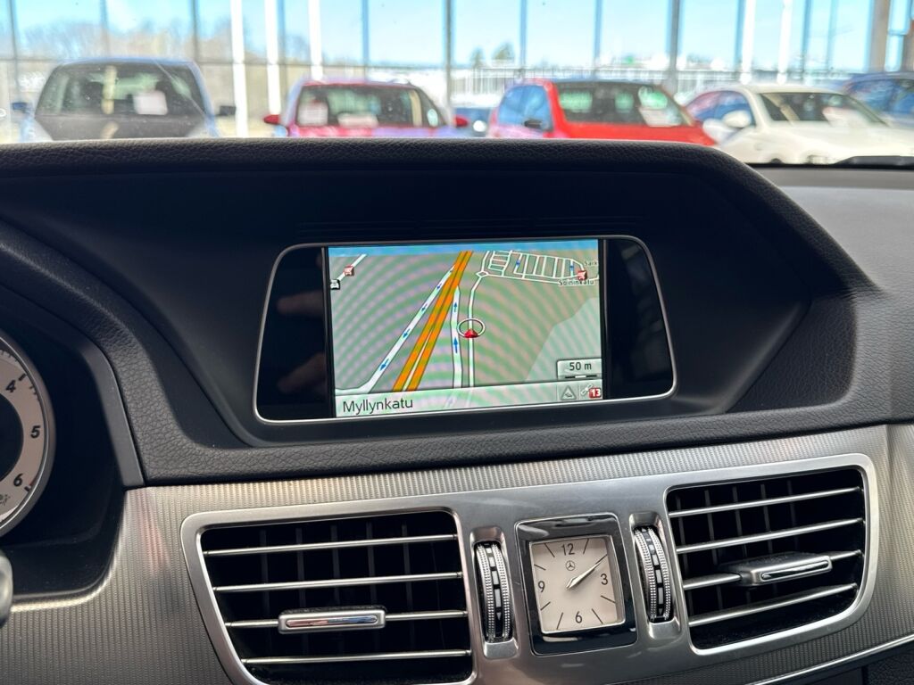 Mercedes-Benz E 2015 Valkoinen