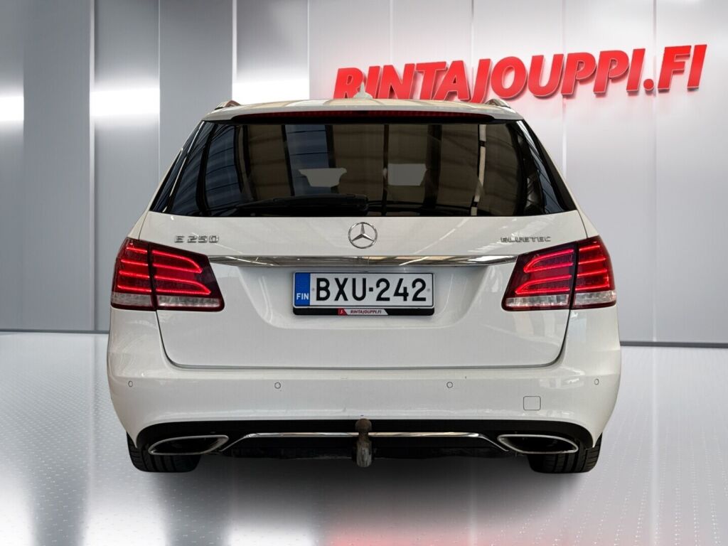 Mercedes-Benz E 2015 Valkoinen