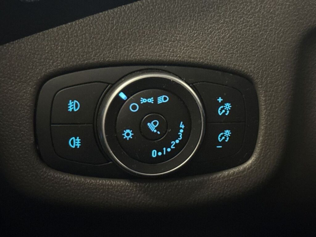 Ford Transit Connect 2019 Valkoinen