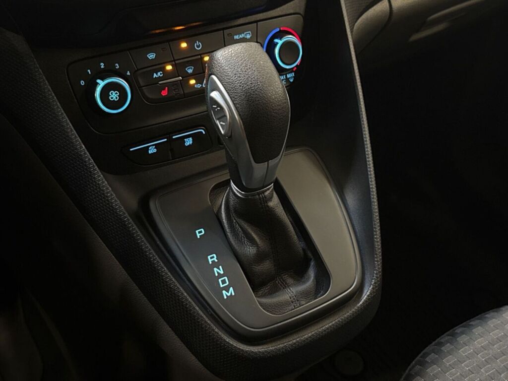 Ford Transit Connect 2019 Valkoinen