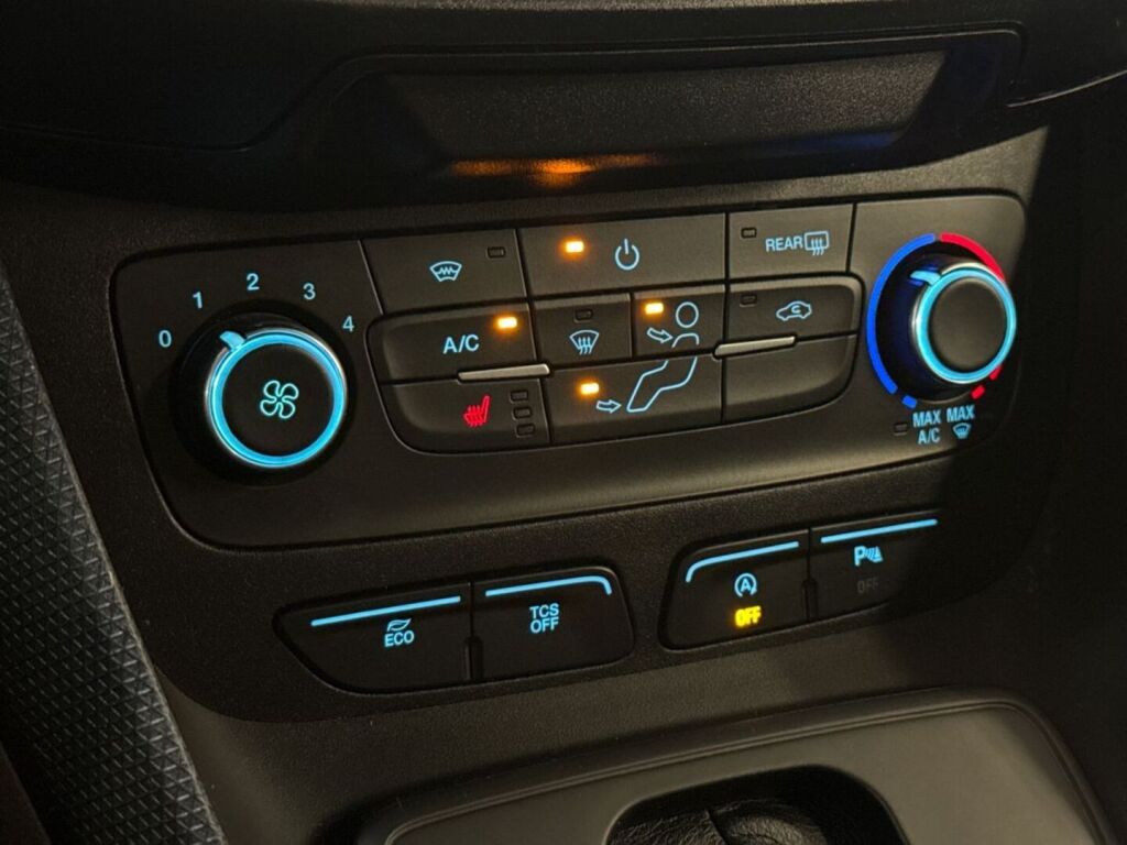 Ford Transit Connect 2019 Valkoinen