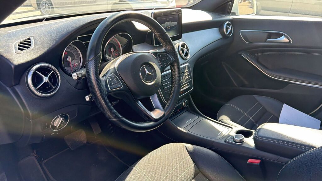 Mercedes-Benz CLA 2015 Valkoinen