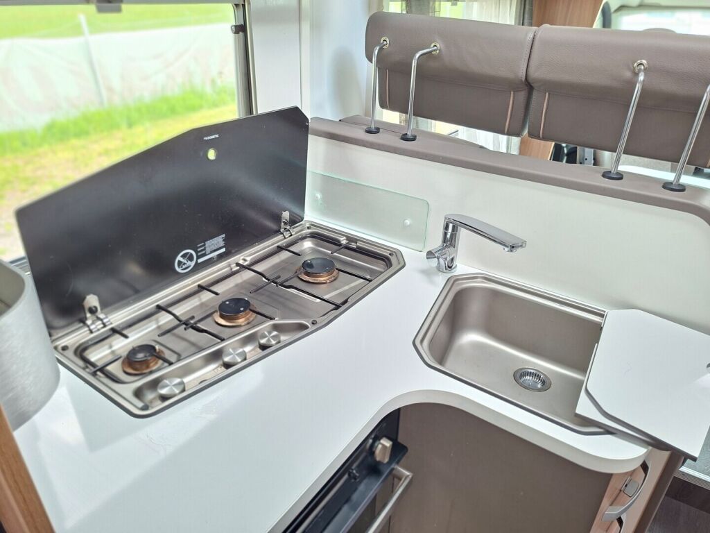 Adria Matrix Supreme 670 SLT 2019 Harmaa