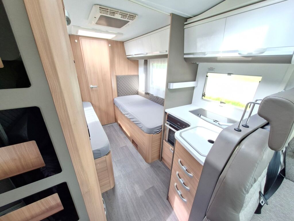 Adria Matrix Supreme 670 SLT 2019 Harmaa