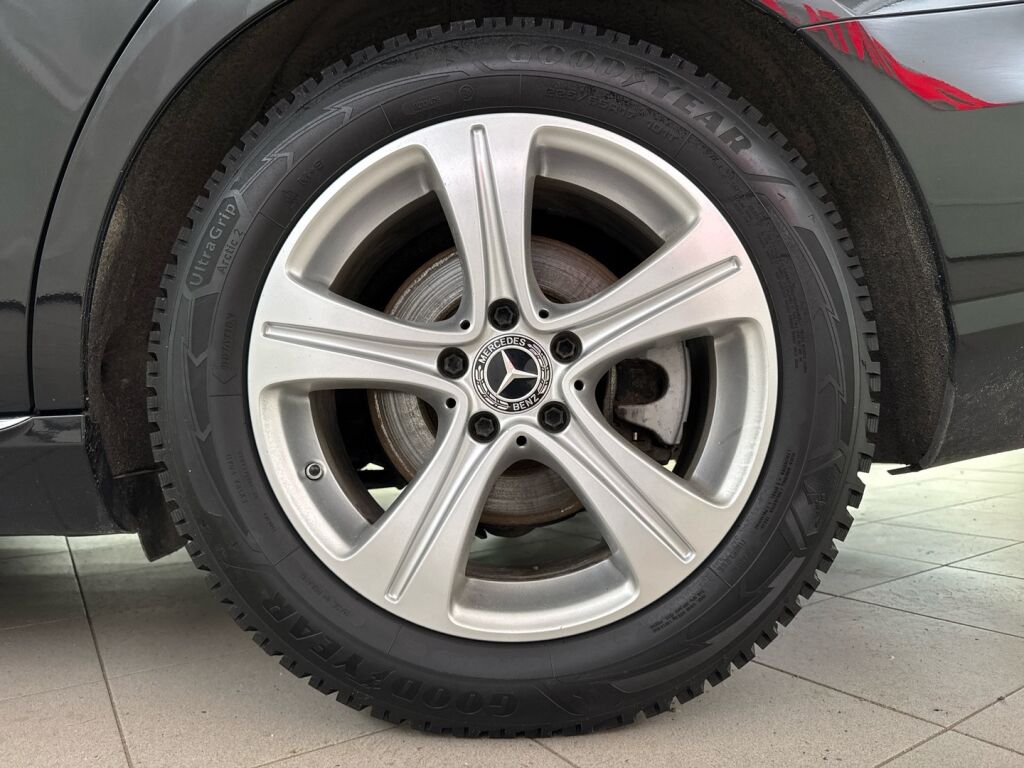 Mercedes-Benz E 2018 Musta