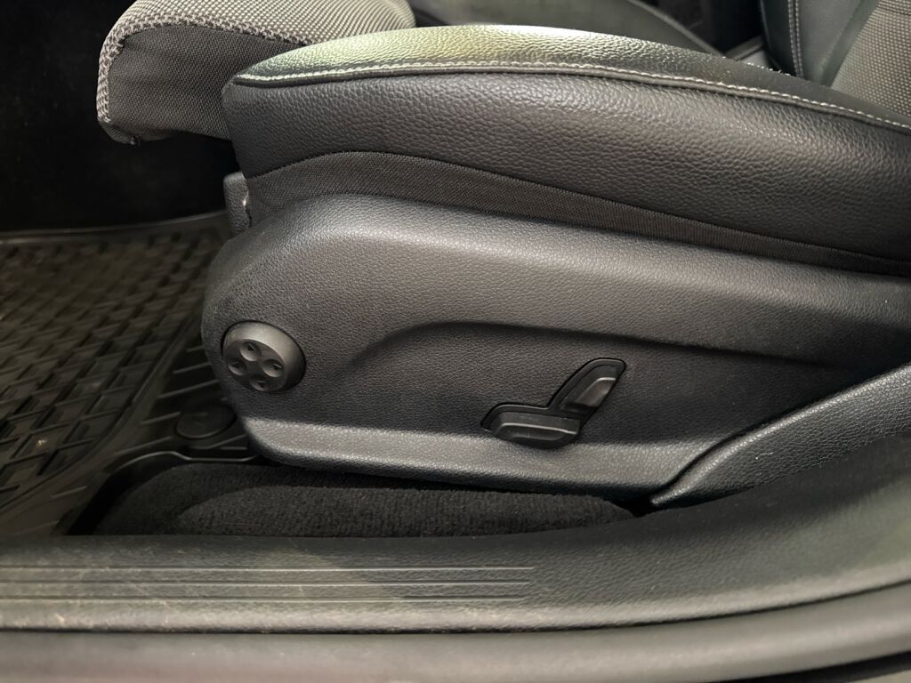 Mercedes-Benz E 2018 Musta