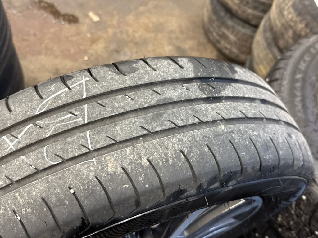 Toyota Yaris 2019 Harmaa