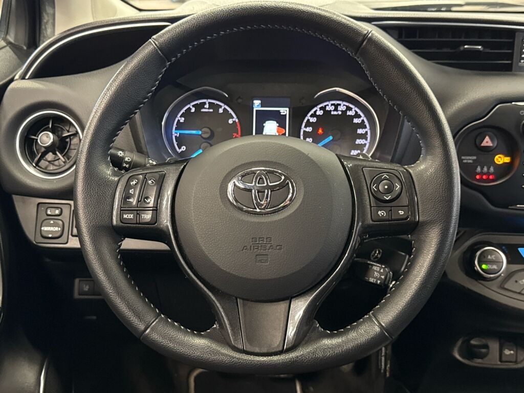 Toyota Yaris 2019 Harmaa
