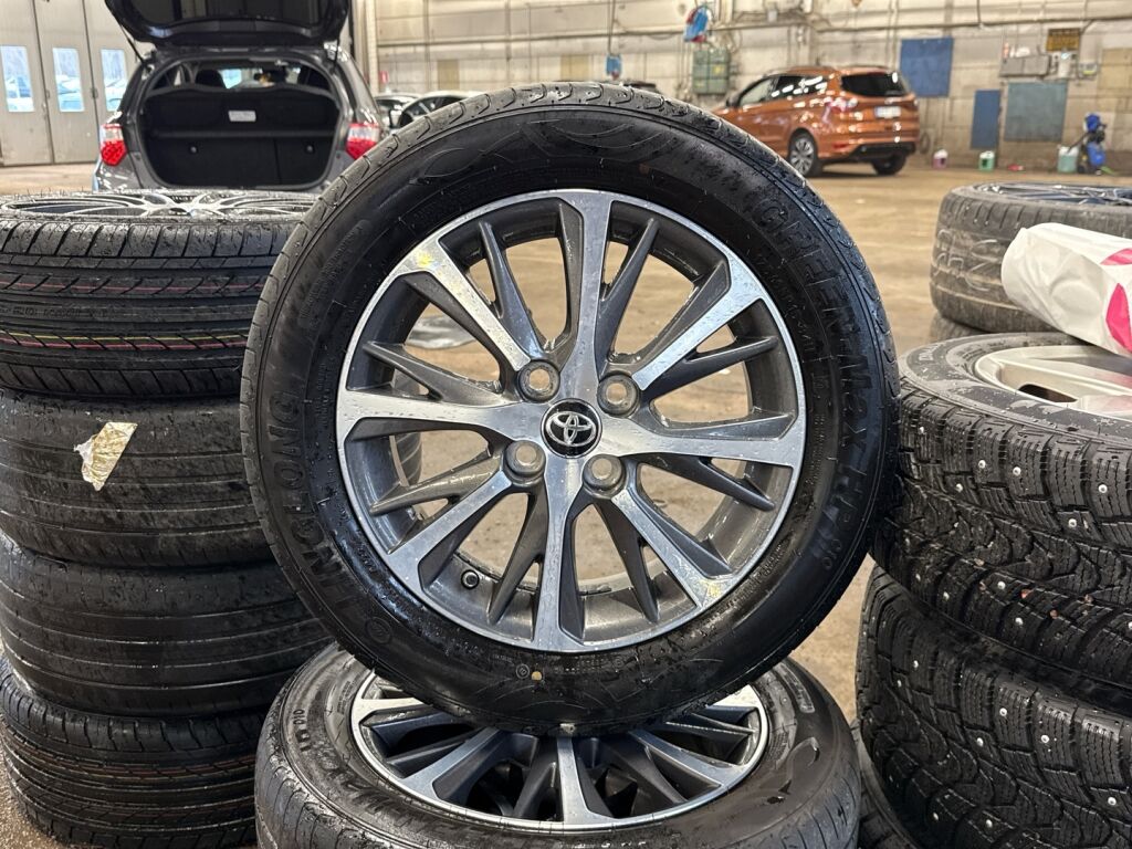 Toyota Yaris 2019 Harmaa