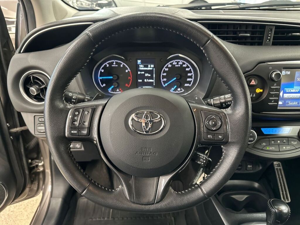 Toyota Yaris 2019 Harmaa