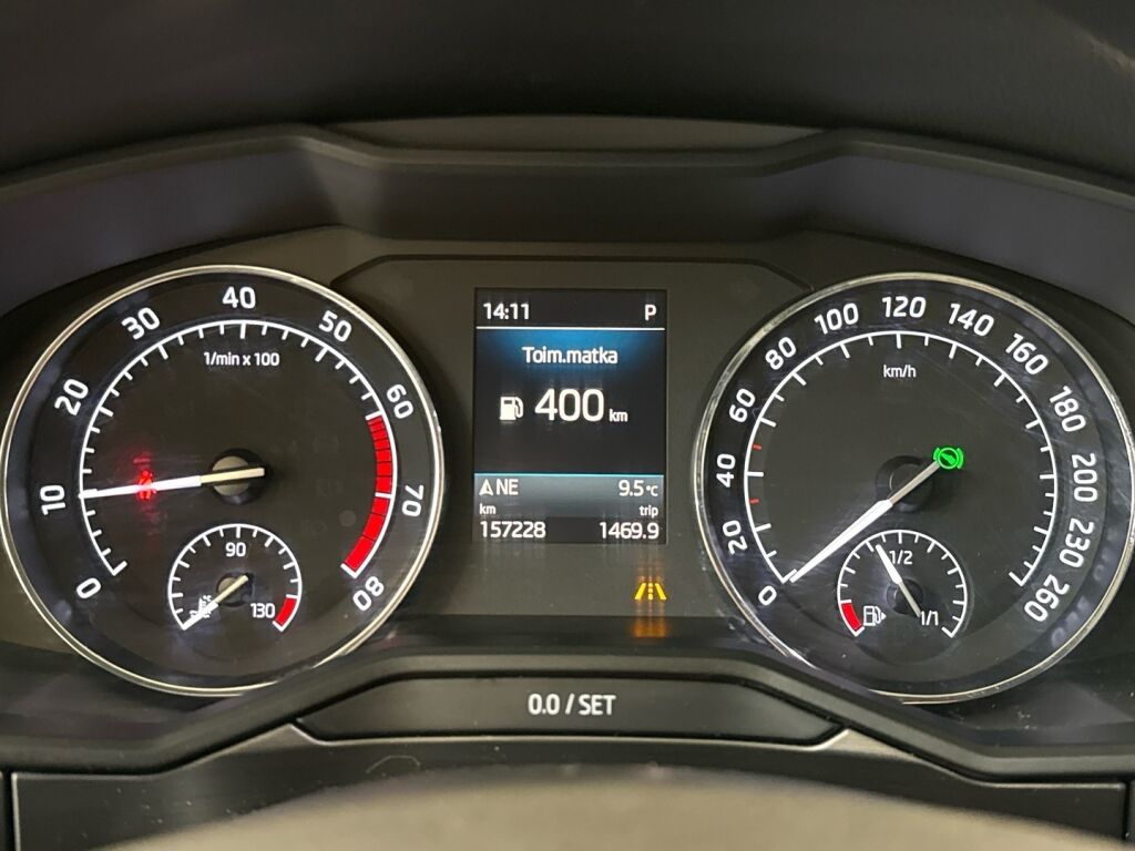 Skoda Superb 2019 Valkoinen