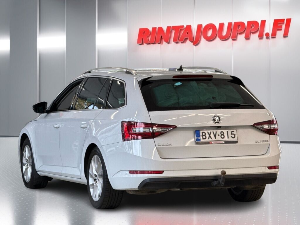 Skoda Superb 2019 Valkoinen