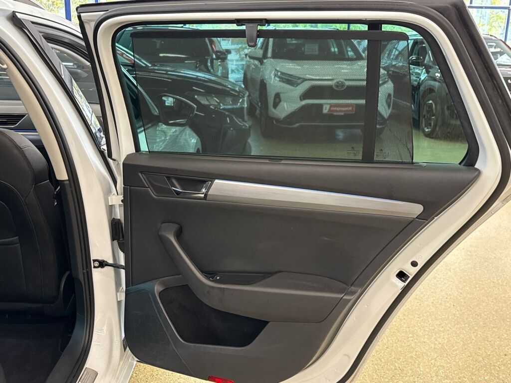 Skoda Superb 2019 Valkoinen