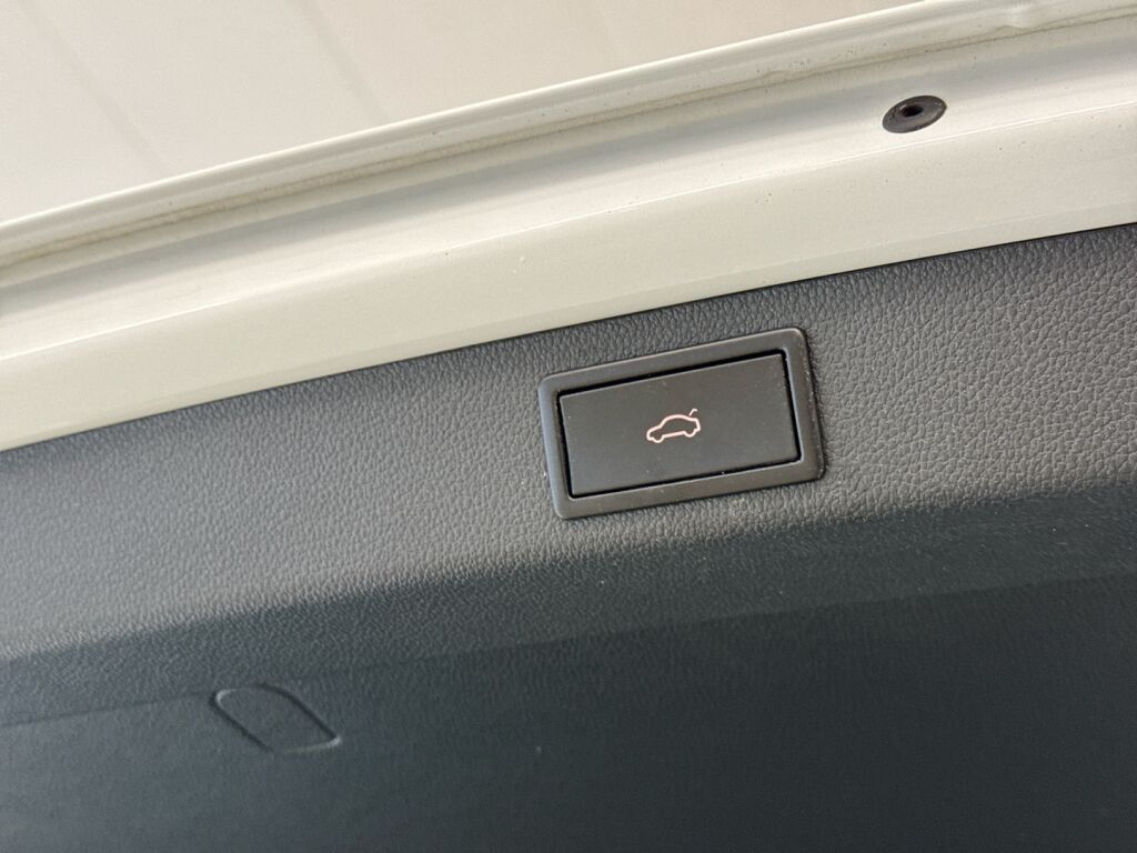 Skoda Superb 2019 Valkoinen