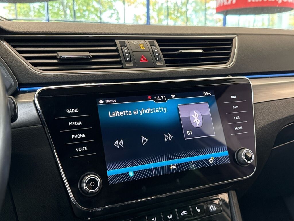 Skoda Superb 2019 Valkoinen