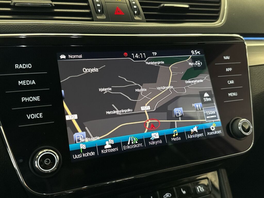 Skoda Superb 2019 Valkoinen