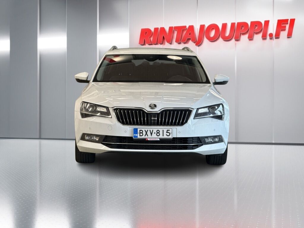 Skoda Superb 2019 Valkoinen