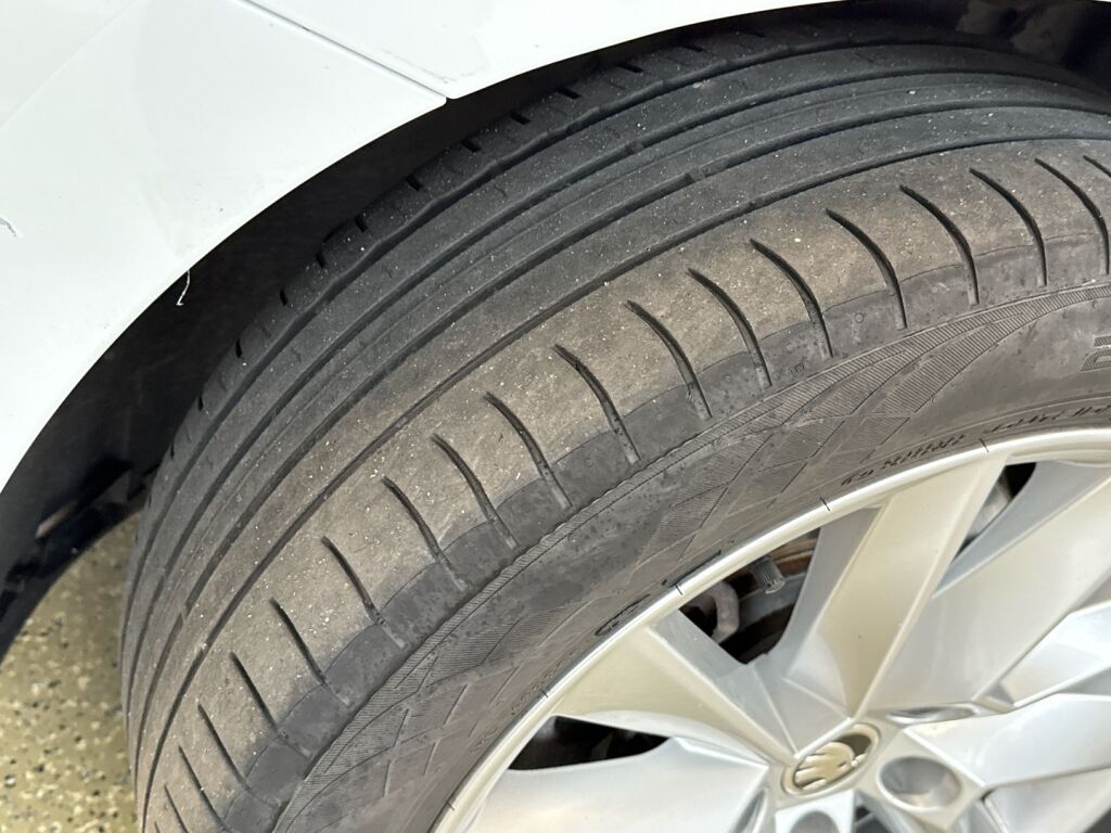 Skoda Superb 2019 Valkoinen