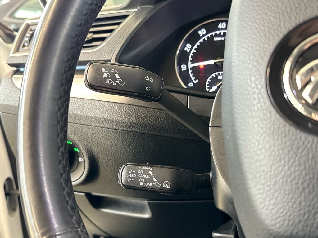 Skoda Superb 2019 Valkoinen