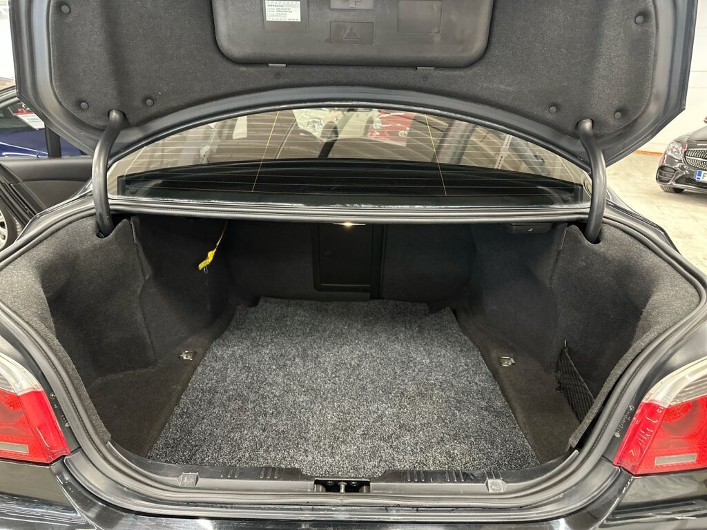 BMW 520 2006 Musta