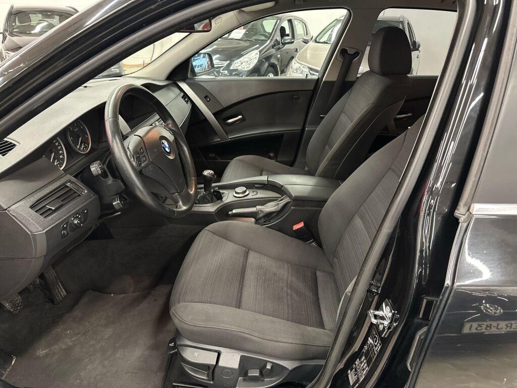 BMW 520 2006 Musta