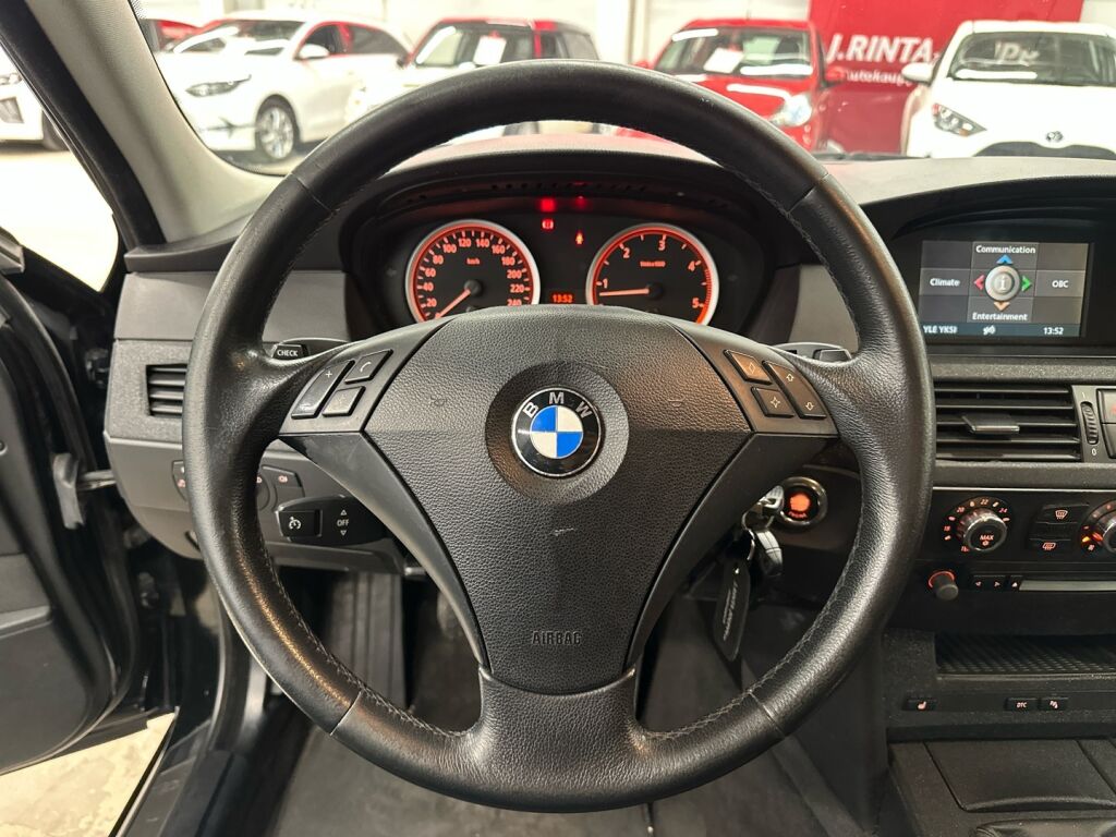 BMW 520 2006 Musta