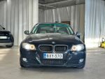 BMW 318 2011 Musta