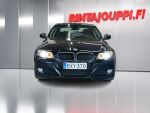 BMW 318 2011 Musta
