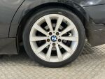BMW 318 2011 Musta