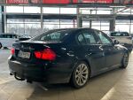 BMW 318 2011 Musta