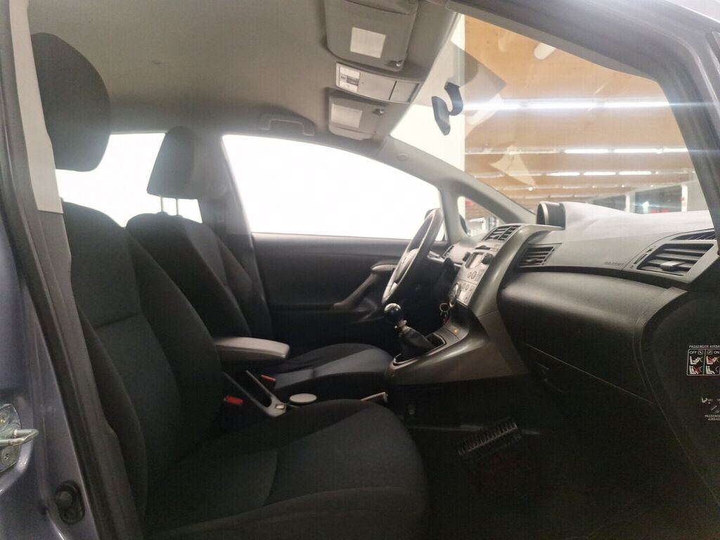 Toyota Verso 2010 Sininen