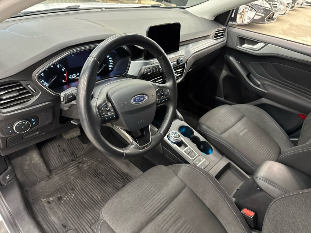 Ford Focus 2019 Valkoinen