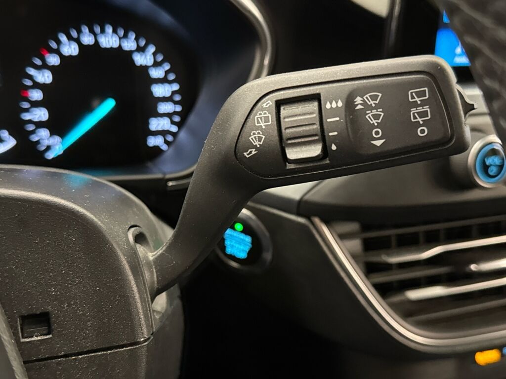 Ford Focus 2019 Valkoinen