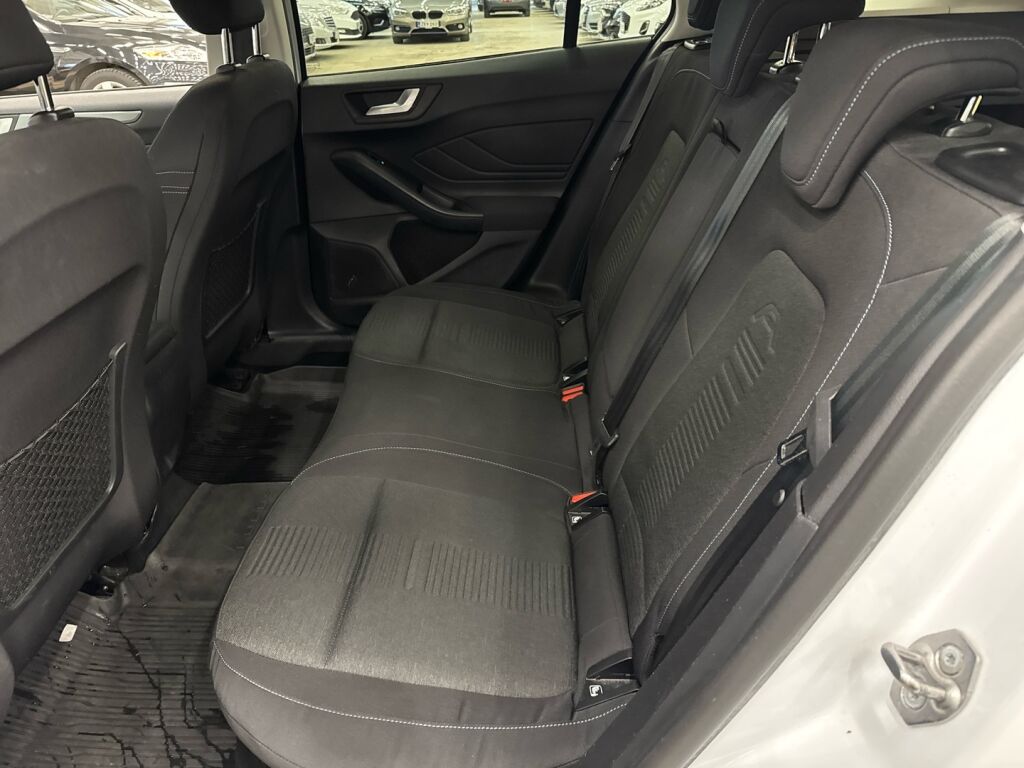 Ford Focus 2019 Valkoinen