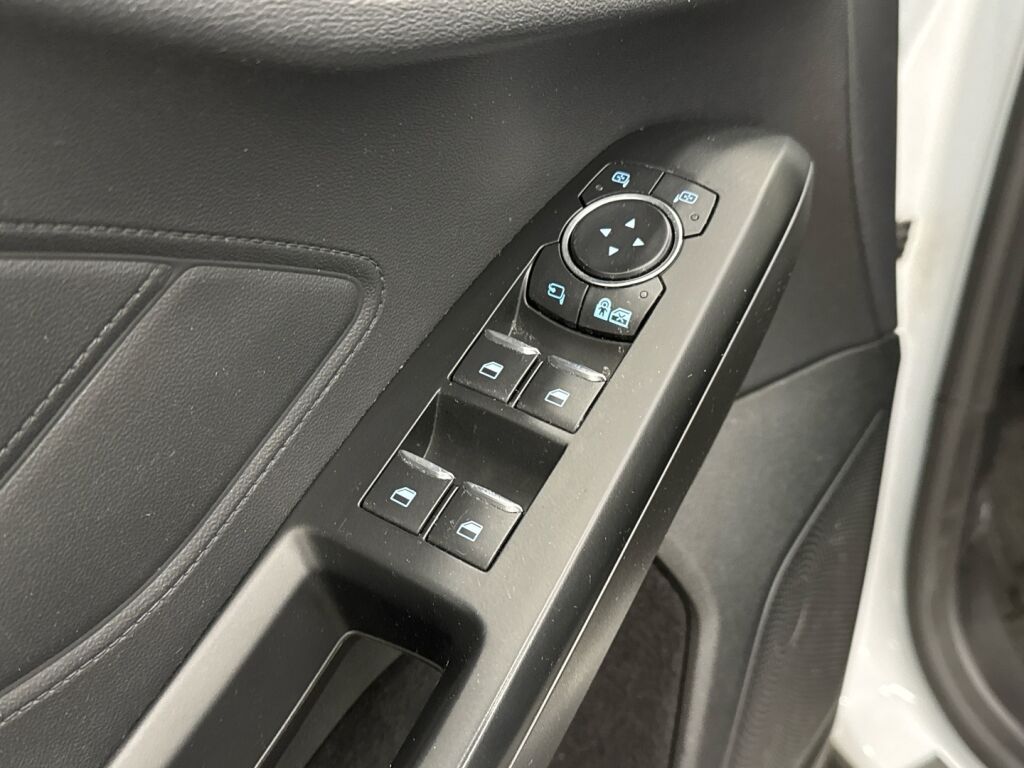 Ford Focus 2019 Valkoinen