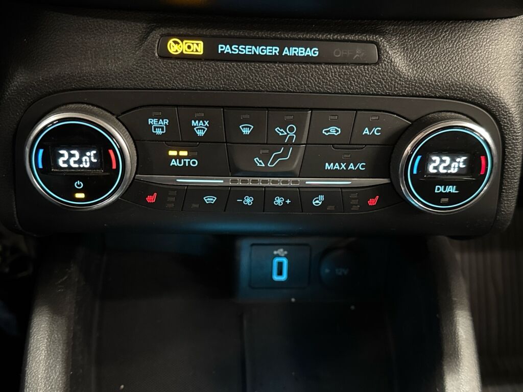 Ford Focus 2019 Valkoinen