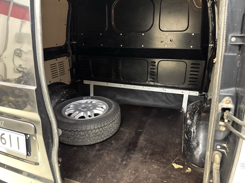 Mercedes-Benz Vito 2009 Musta