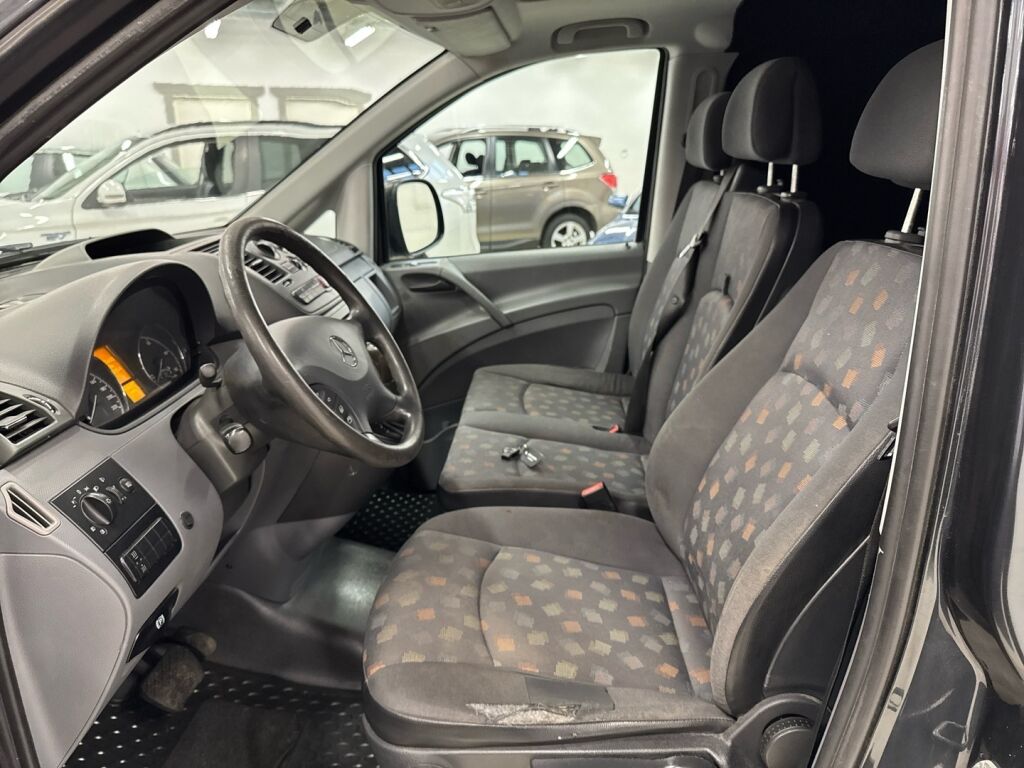 Mercedes-Benz Vito 2009 Musta
