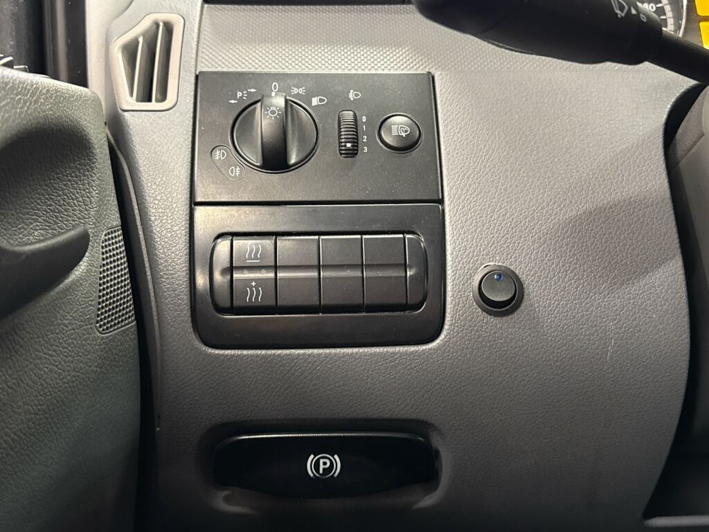 Mercedes-Benz Vito 2009 Musta