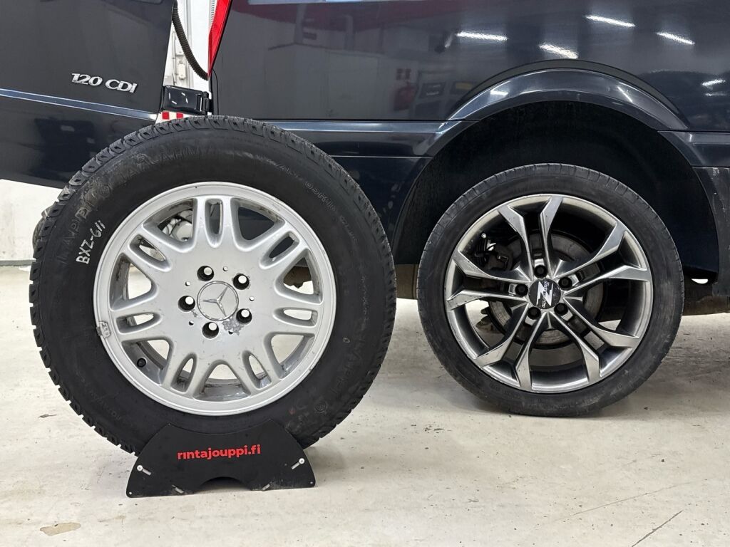 Mercedes-Benz Vito 2009 Musta