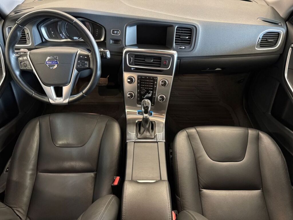 Volvo V60 2016 Sininen