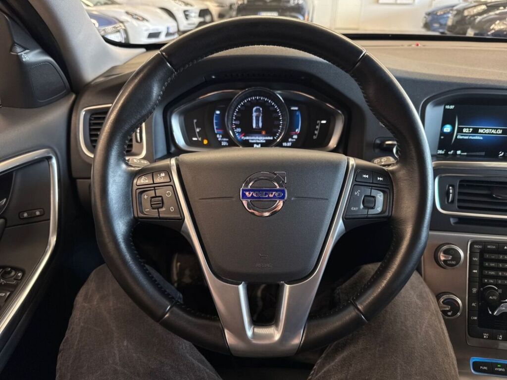 Volvo V60 2016 Sininen