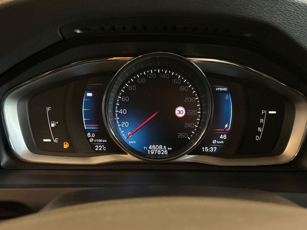 Volvo V60 2016 Sininen