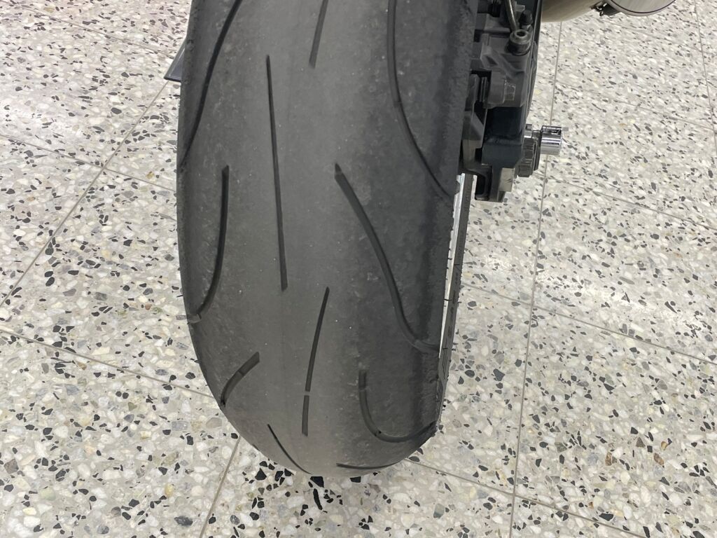 Yamaha YZF-R1 2003 