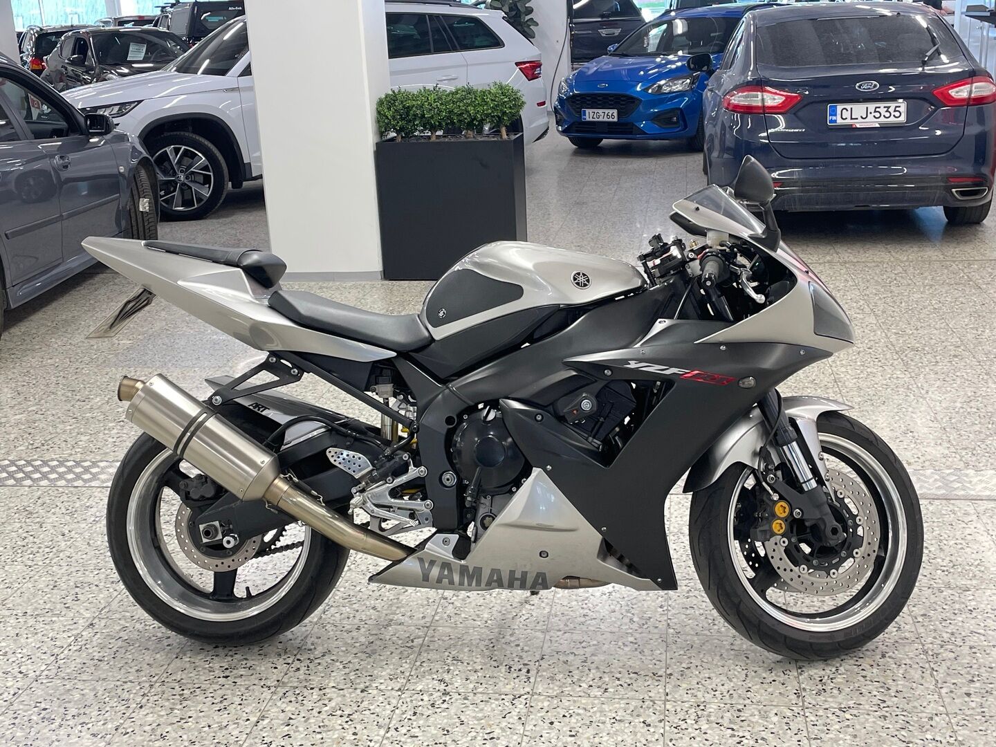 Yamaha YZF-R1