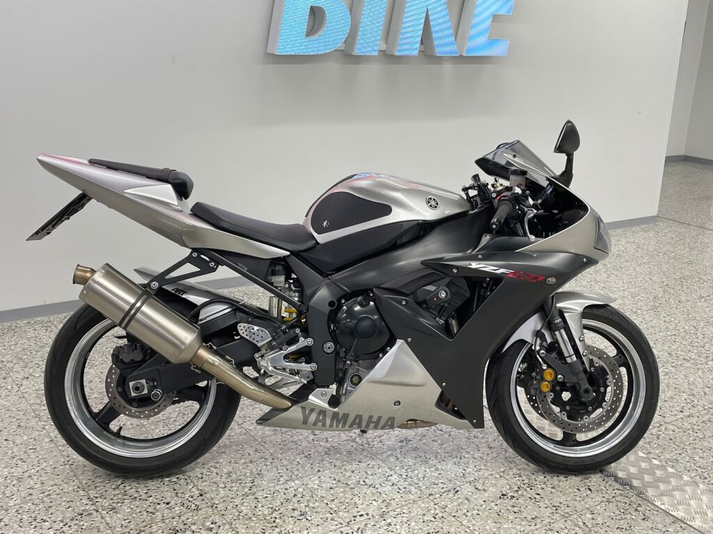 Yamaha YZF-R1 2003 