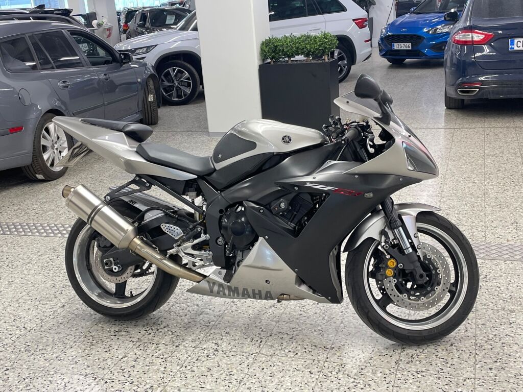 Yamaha YZF-R1 2003 