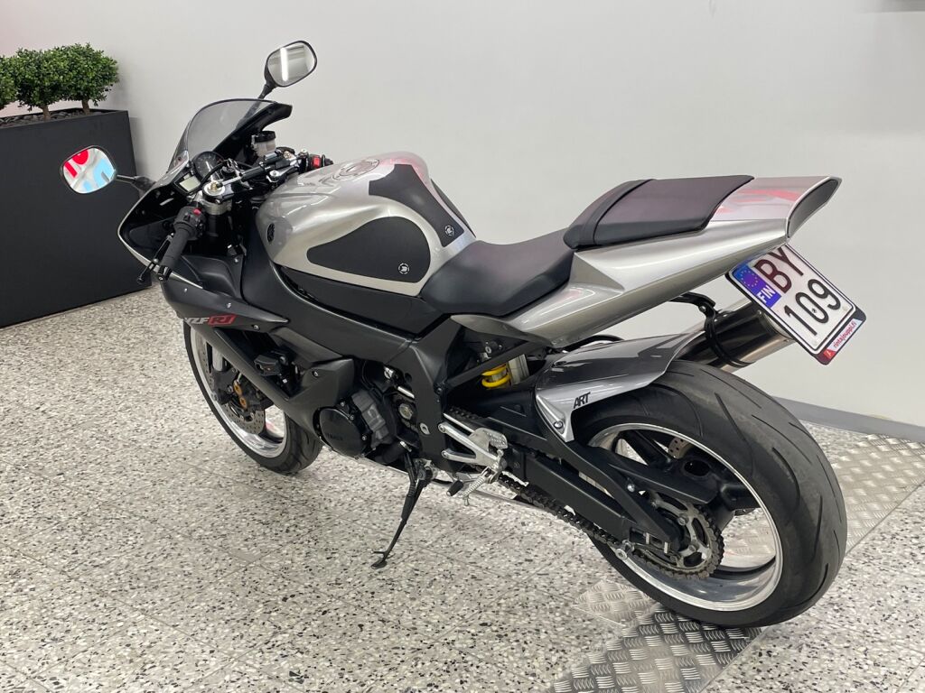 Yamaha YZF-R1 2003 