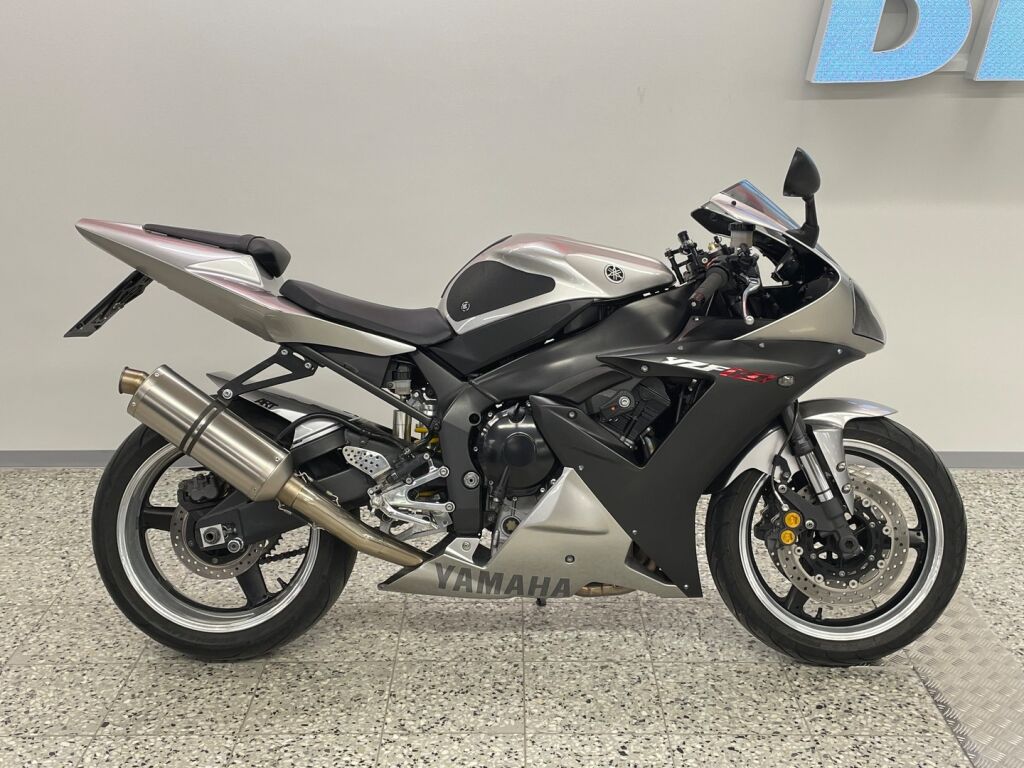 Yamaha YZF-R1 2003 