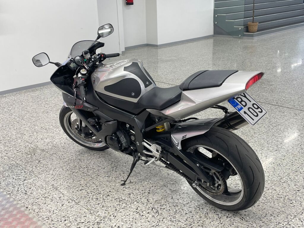 Yamaha YZF-R1 2003 